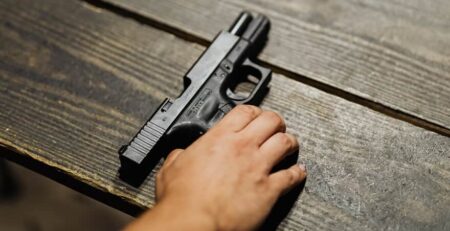 Quais são os principais riscos associados ao uso de arma de fogo?